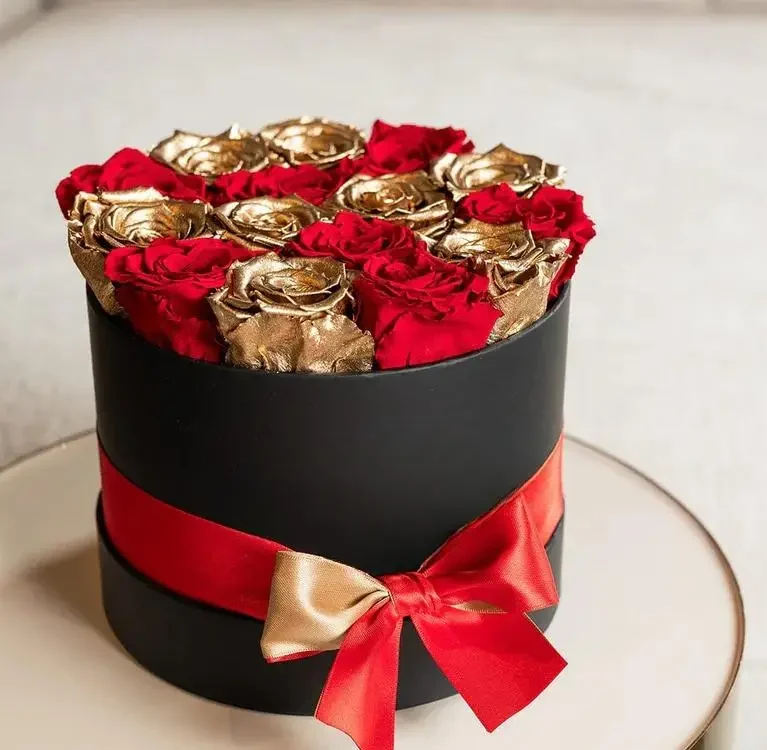 Classic Black Box | Red & Gold Roses
