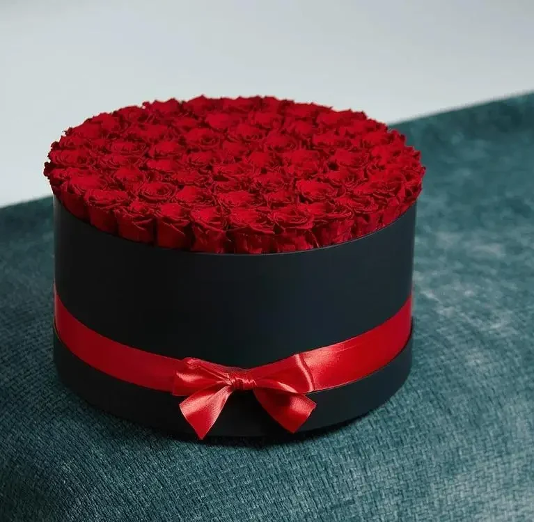 Deluxe Black Box | Red Roses